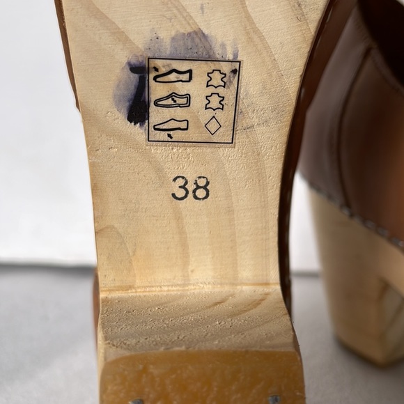 Free People Monroe Luggage Brown Cut Out Side Wood Heels Women’s Clogs Size: 38 - Picture 14 of 15